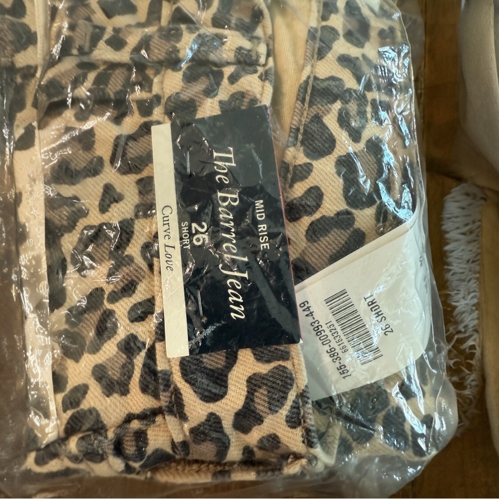 Abercrombie & Fitch Size 26 (Short) Curve Love Mid Rise Barrel Jeans - Leopard - Picture 4 of 5